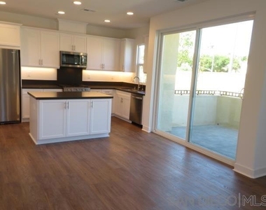 4382 Pacifica Way - Photo Thumbnail 18