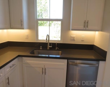 4382 Pacifica Way - Photo Thumbnail 5