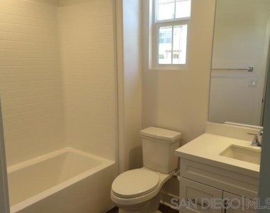 4382 Pacifica Way - Photo Thumbnail 33