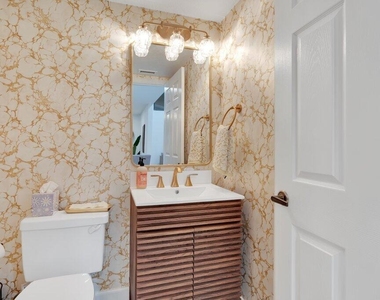 77776 Woodhaven Drive S - Photo Thumbnail 6