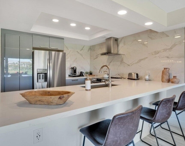 77776 Woodhaven Drive S - Photo Thumbnail 8
