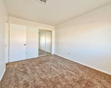 40215 Harris Lane - Photo Thumbnail 4