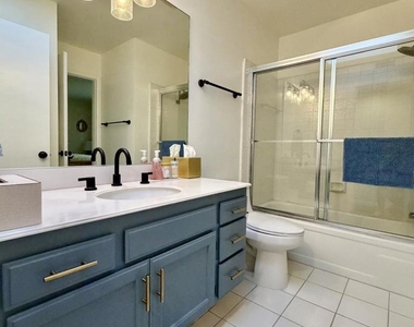 177 Las Lomas - Photo Thumbnail 18