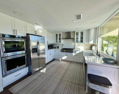 177 Las Lomas - Photo Thumbnail 7