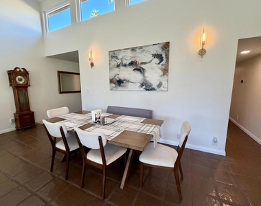 177 Las Lomas - Photo Thumbnail 10