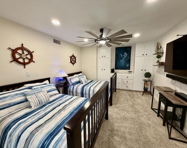 177 Las Lomas - Photo Thumbnail 12