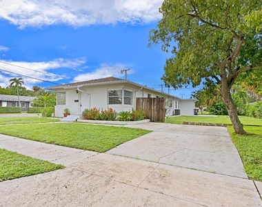 5208 Spruce Avenue - Photo Thumbnail 1