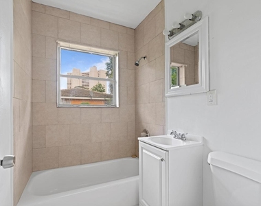 5208 Spruce Avenue - Photo Thumbnail 10