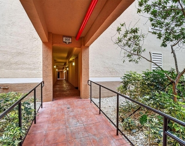 1805 N Flagler Drive - Photo Thumbnail 2