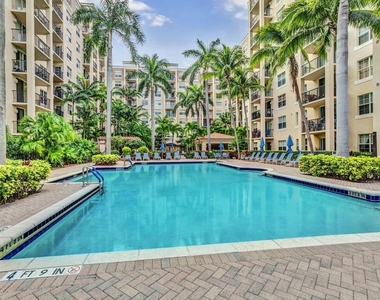 1805 N Flagler Drive - Photo Thumbnail 25