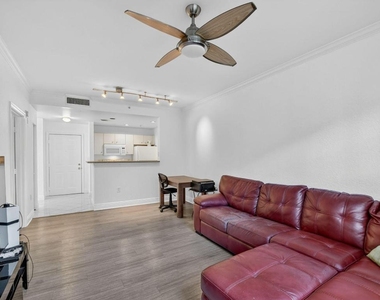 1805 N Flagler Drive - Photo Thumbnail 12