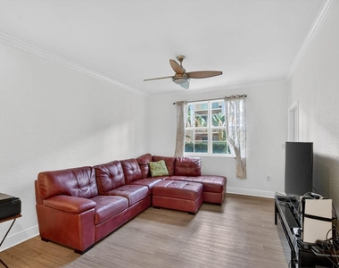 1805 N Flagler Drive - Photo Thumbnail 9