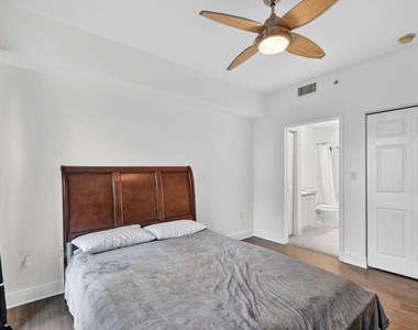 1805 N Flagler Drive - Photo Thumbnail 13