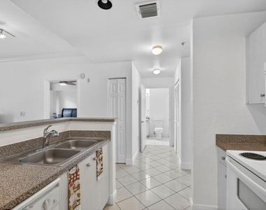1805 N Flagler Drive - Photo Thumbnail 6