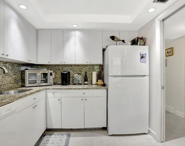 2851 S Palm Aire Drive - Photo Thumbnail 4