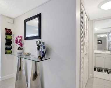 2851 S Palm Aire Drive - Photo Thumbnail 6