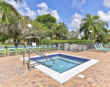 2851 S Palm Aire Drive - Photo Thumbnail 24