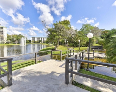 2851 S Palm Aire Drive - Photo Thumbnail 31