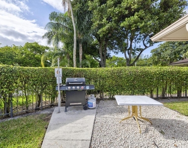 2851 S Palm Aire Drive - Photo Thumbnail 28