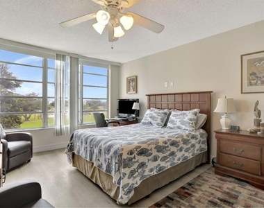 2851 S Palm Aire Drive - Photo Thumbnail 13