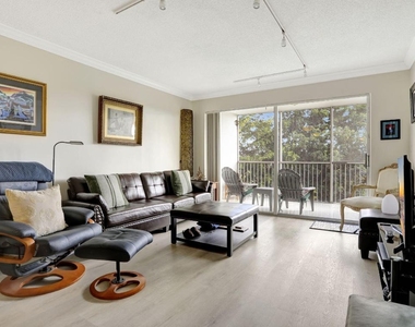 2851 S Palm Aire Drive - Photo Thumbnail 10