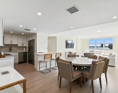 2600 N Flagler Drive - Photo Thumbnail 2