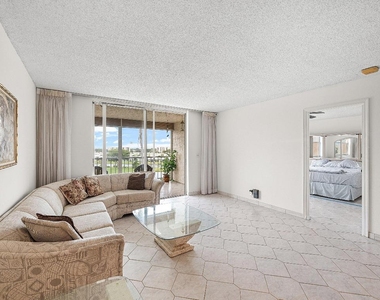 14623 Bonaire Boulevard - Photo Thumbnail 5
