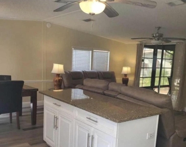 19418 Saddle Brook Court - Photo Thumbnail 5