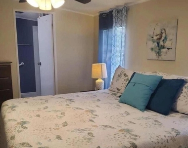 19418 Saddle Brook Court - Photo Thumbnail 18