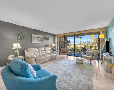 2400 S Ocean Drive - Photo Thumbnail 4