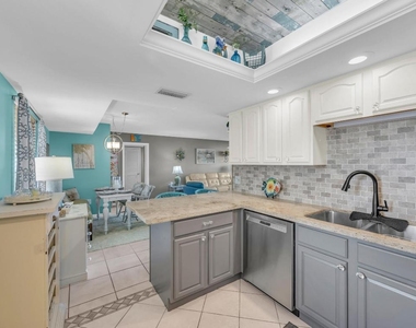 2400 S Ocean Drive - Photo Thumbnail 11