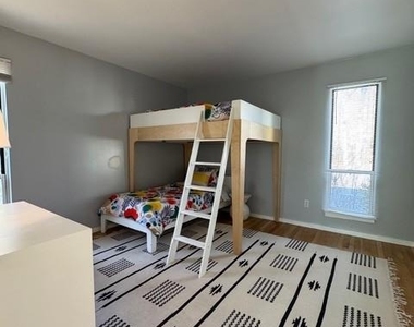 14 Park Circle - Photo Thumbnail 10