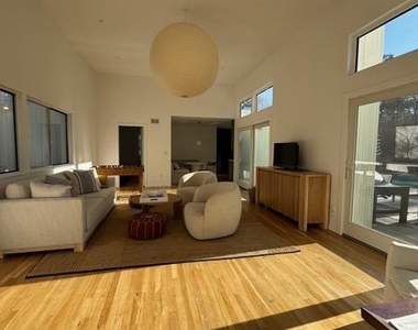 14 Park Circle - Photo Thumbnail 1