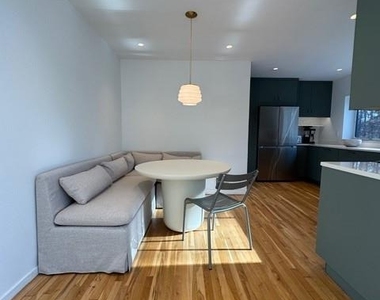14 Park Circle - Photo Thumbnail 7