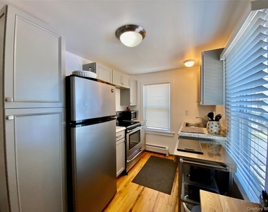 880 Wiggins Street - Photo Thumbnail 4