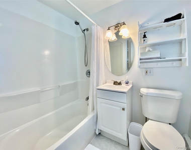 880 Wiggins Street - Photo Thumbnail 7