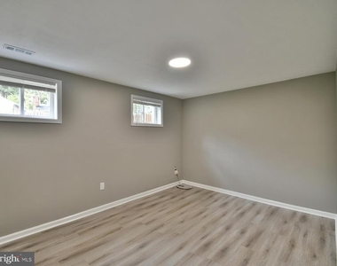 6918 Pine Valley Drive - Photo Thumbnail 43