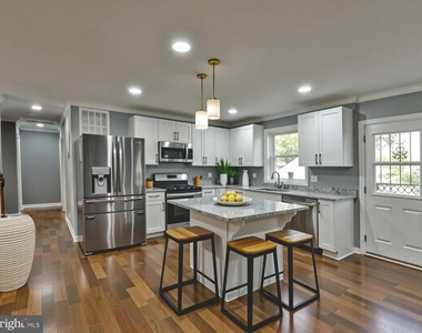 6918 Pine Valley Drive - Photo Thumbnail 9