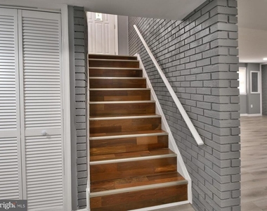 6918 Pine Valley Drive - Photo Thumbnail 33