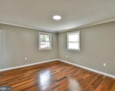 6918 Pine Valley Drive - Photo Thumbnail 16