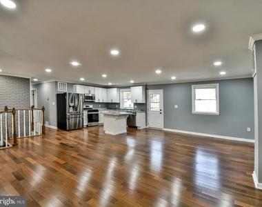 6918 Pine Valley Drive - Photo Thumbnail 6