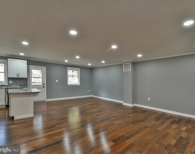 6918 Pine Valley Drive - Photo Thumbnail 4
