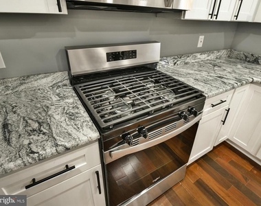 6918 Pine Valley Drive - Photo Thumbnail 12
