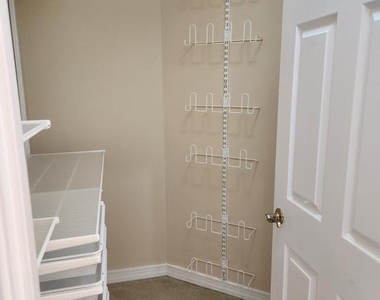 5809 Nicholson Lane - Photo Thumbnail 17