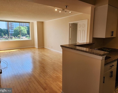 5809 Nicholson Lane - Photo Thumbnail 2