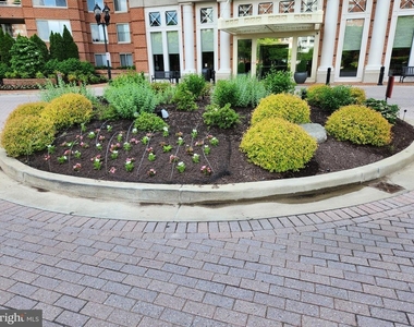 5809 Nicholson Lane - Photo Thumbnail 36