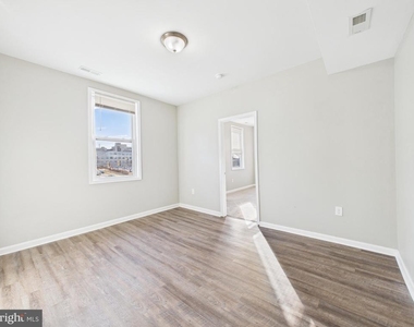 300 W Chesapeake Avenue W - Photo Thumbnail 3
