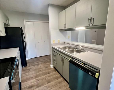 679 Bartons Landing Place - Photo Thumbnail 7