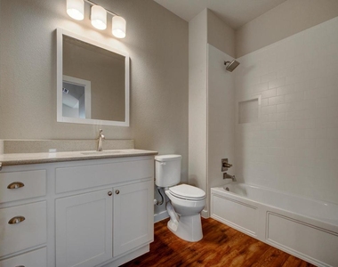 240 Rose Dr - Photo Thumbnail 21