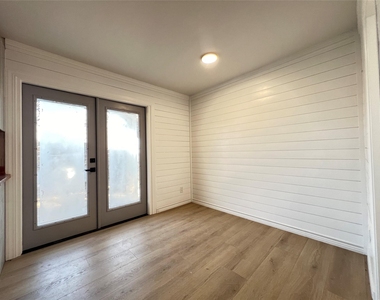 3310 Hycreek Dr - Photo Thumbnail 5